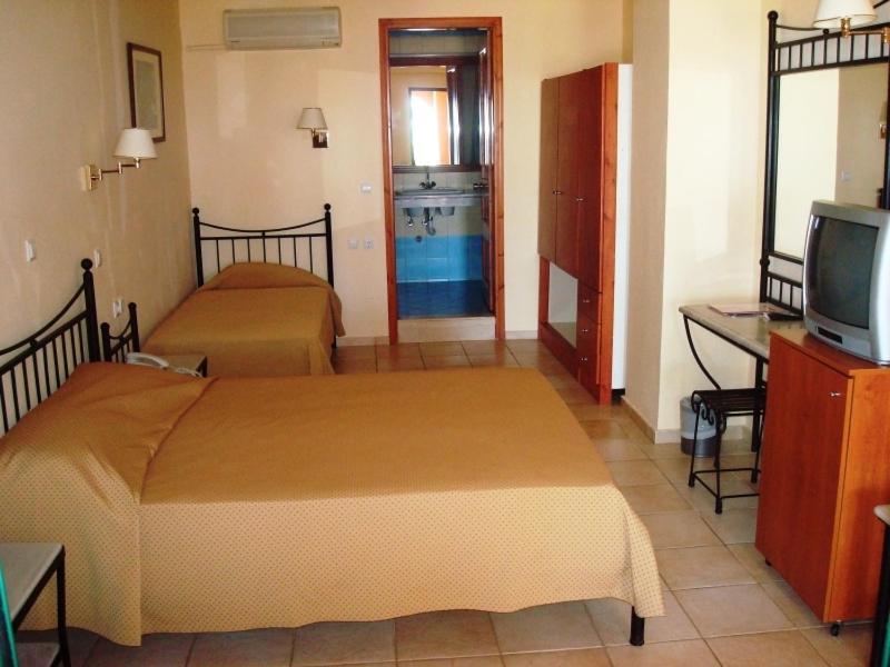 Mare Monte Beach Hotel Джорджополис Стая снимка