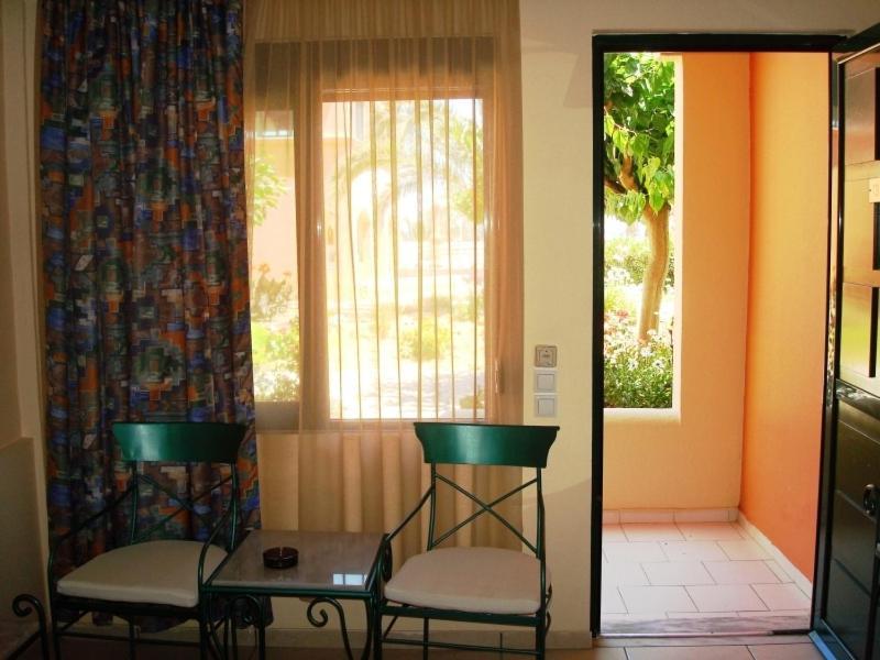 Mare Monte Beach Hotel Джорджополис Стая снимка