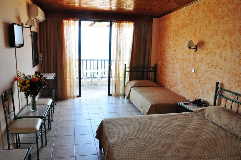 Mare Monte Beach Hotel Джорджополис Екстериор снимка